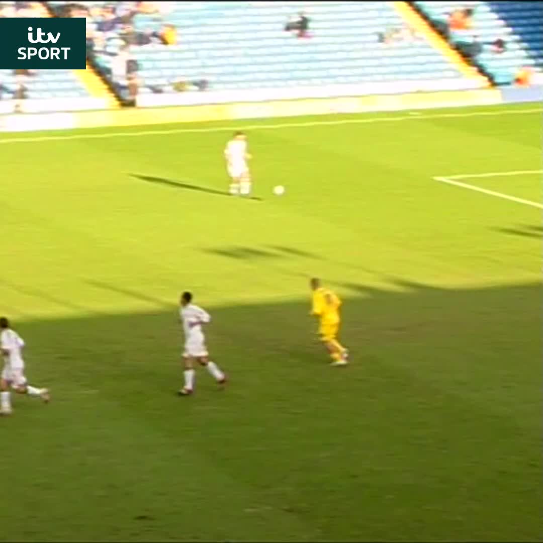 Remember this 40-yard screamer? 🤯👇 Chris Brunt scored this goal away at Elland Road 👀 #ITVFootball | Sheffield Wednesday | EFL