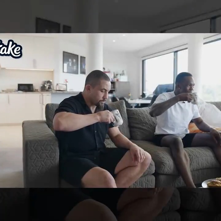 "This coffee is green." 😂 (FREESTYLEBENDER)