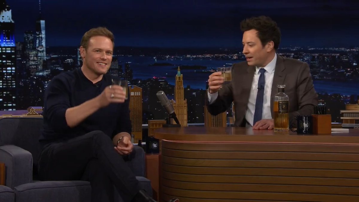 .Sam Heughan makes Jimmy his signature cocktail: The Sassenach! 🥃 #FallonTonight