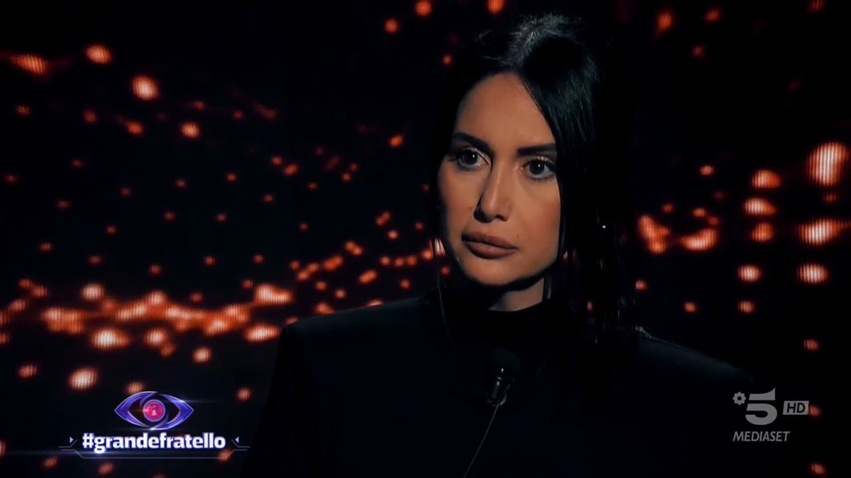 C'è ancora qualcosa di irrisolto tra Jessica e Luca... ma al centro del confronto arriva anche Amanda #GrandeFratello
