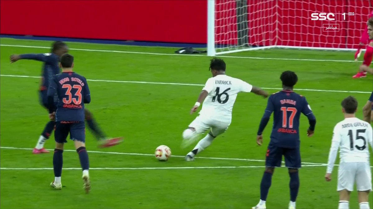 الهدف ذا بحلق انشيلوتي الهدف ذا بحلق انشيلوتي الهدف ذا بحلق انشيلوتي اللاعب اللي دمره بالدكة انقذ راسه من الاقالة