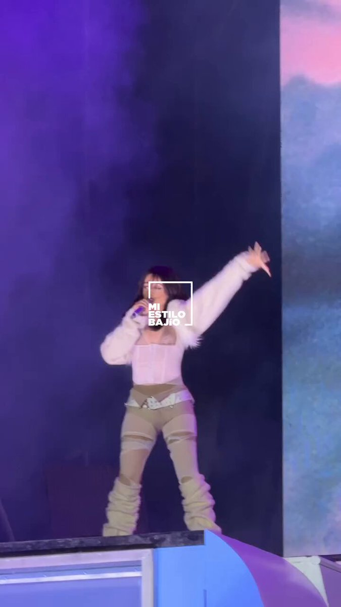 Camila Cabello hoje performando “I LUV IT” na Feria León, no México. 🔥