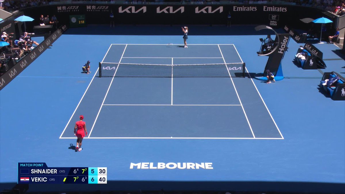 Vekic VICTORY 💙 Donna Vekic overcomes Shnaider in an (almost) 3-hour showdown 7-6(4) 6-7(3) 7-5 to advance to the fourth round! Wide World of Sports • ESPN • @eurosport • WOWOWテニス • #AusOpen • #AO2025
