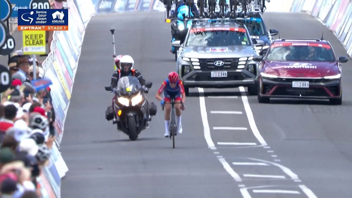 That. Was. Insane 🤯 50km solo to take your first WT win in the first race of the season on debut. Take a bow daniek Hengeveld 💙❤️ #TourDownUnder