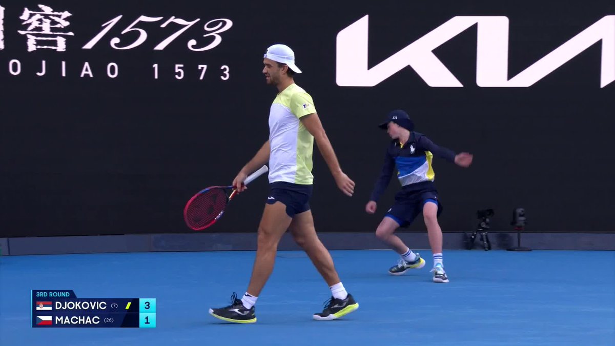 Is that Spiderman or Tomas Machac?! 🕷️ Truly extraordinary defence from the Czech against one of the greatest defenders to grace the tennis court, Novak Djokovic 🤯 Wide World of Sports • ESPN • @eurosport • WOWOWテニス • #AusOpen • #AO2025