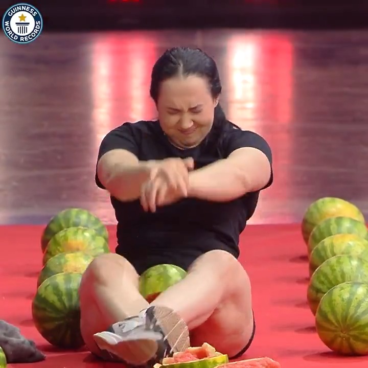 Most watermelons crushed with the thighs in one minute (female) - 5 achieved by Gözde Doğan 🇹🇷