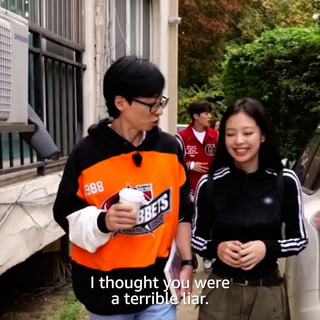 when lying isn’t your strong suit… 😅🤭 #Apartment404