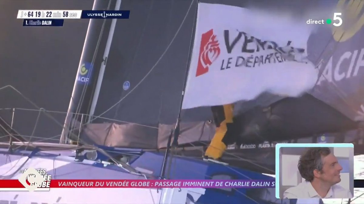 « J’ai attrapé le virus du bateau à l’âge de 6 ans, étant le seul de ma famille à en faire. À l’arrivée, je n’ai pas pu croiser Édouard Philippe, mais il m’encourage souvent. » Normand, c’est grâce à la Bretagne qu’il est devenu navigateur : Charlie Dalin se confie dans #CàVous