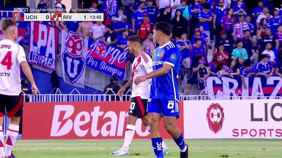 ENZO PÉREZ PRESIONÓ Y RIVER ACARICIÓ EL SEGUNDO EN CHILE. 📺 Disfrutá del partido por #DisneyPlus Premium