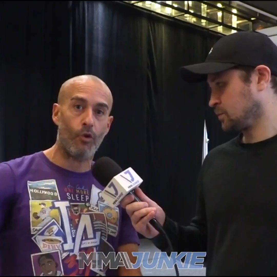 "I've got to go re-voice the whole God damn show right now!" Jon Anik explains the fallout that comes with Arman Tsarukyan's last-minute #UFC311 pullout. 😬 (via Mike Bohn)