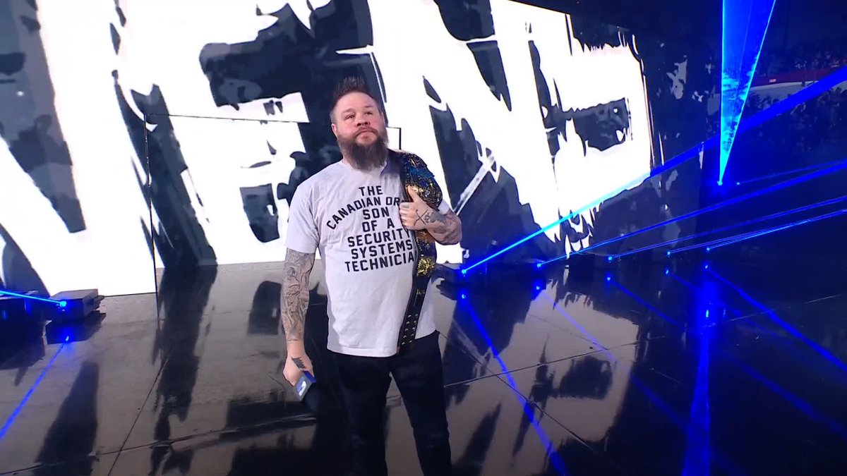 .Kevin just had to steal the moment 🤨 #SmackDown