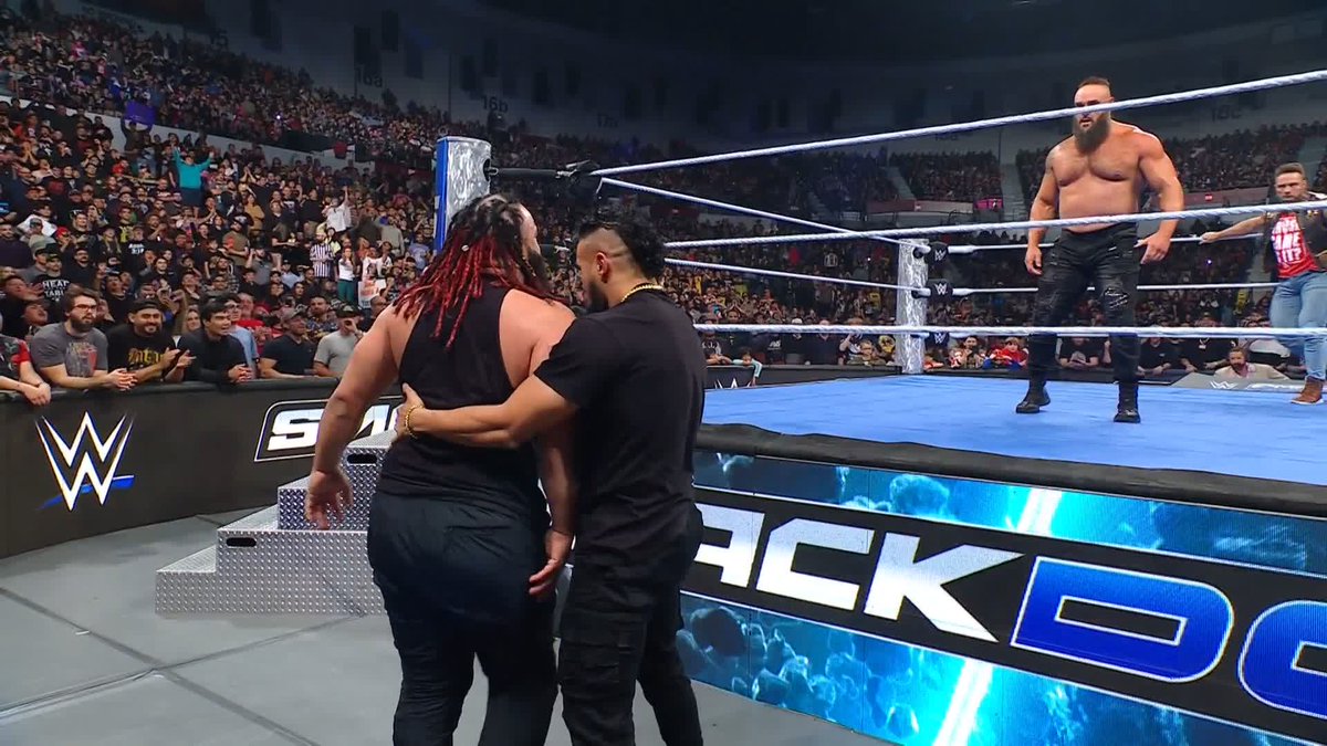 Braun Strowman is here and he means business ๐ค #SmackDown