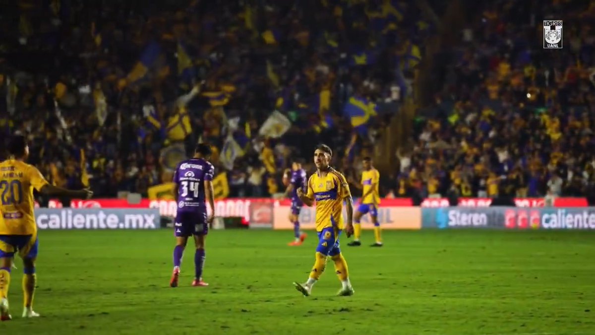 Otro golazo y nuevamente de Fernando Gorriaran. Así lo cantó la cancha del Universitario. Bitso