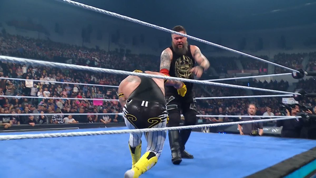 A PILEDRIVER AGAIN?! 😱 Looks like Kevin's "dream match" just turned into a nightmare 👀 Cody Rhodes #SmackDown
