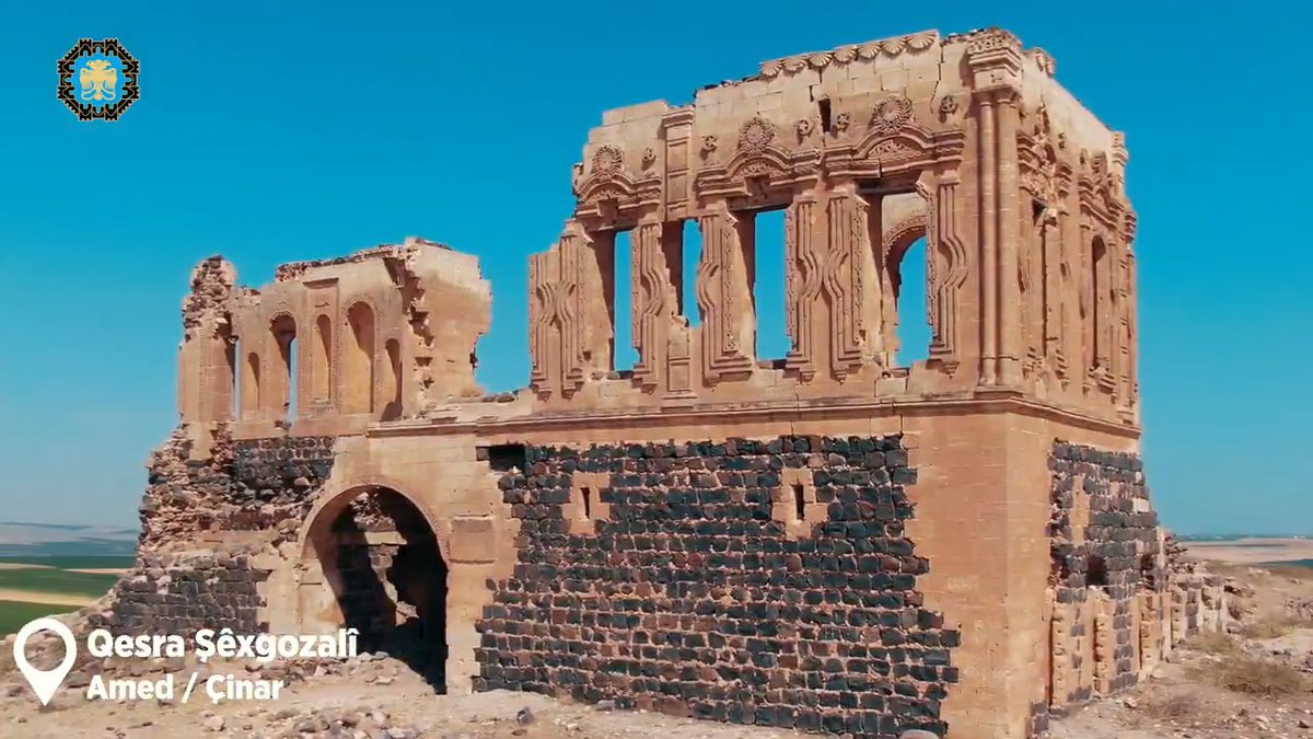📍Yüzlerce yıl öncesine uzanan, insan emeğiyle taş taş işlenerek tam 7 yılda inşa edilmiş bir görkem: Güzelşeyh Kasrı ✨ Hafıza ve Sevginin Kenti, Diyarbakır... ✨ Amed, Bajarê Bîr û Evînê... ✨ Amed, Şaristanê Vîr û Hezkerdişî yo... #Amed #Diyarbakır #Çınar #GüzelşeyhKasrı