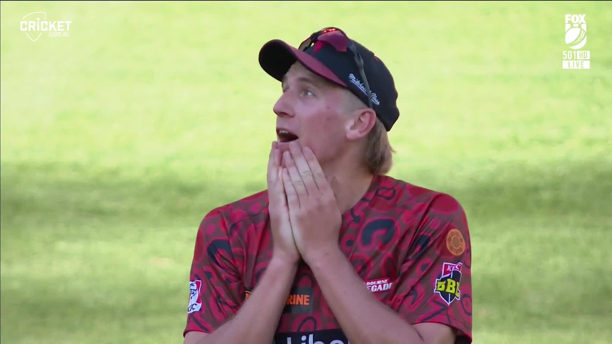 Wow. 😳 Fergus O'Neill has now joined his skipper Will Sutherland as the second bowler to be removed from the attack in today's match at Marvel Stadium. #BBL14