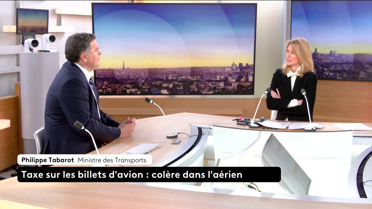 ✈️ Triplement de la taxe sur les billets d'avion ▶️ "Cela n'a pas fait plaisir au domaine de l'aérien, mais il doit prendre sa part au sacrifice. Il faut simplement que cette participation ne se répercute pas trop sur les usagers", concède le ministre (LR) des Transports.