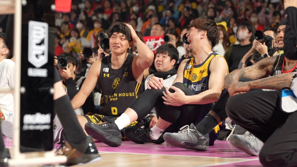 ずっと楽しそうな辻直人と比江島慎😂 NAOTO TSUJI/辻直人👌👌👌 比江島慎 Makoto Hiejima #6 群馬クレインサンダーズ 宇都宮ブレックス / UTSUNOMIYA BREX #Bリーグオールスター #Bリーグ #りそなグループ