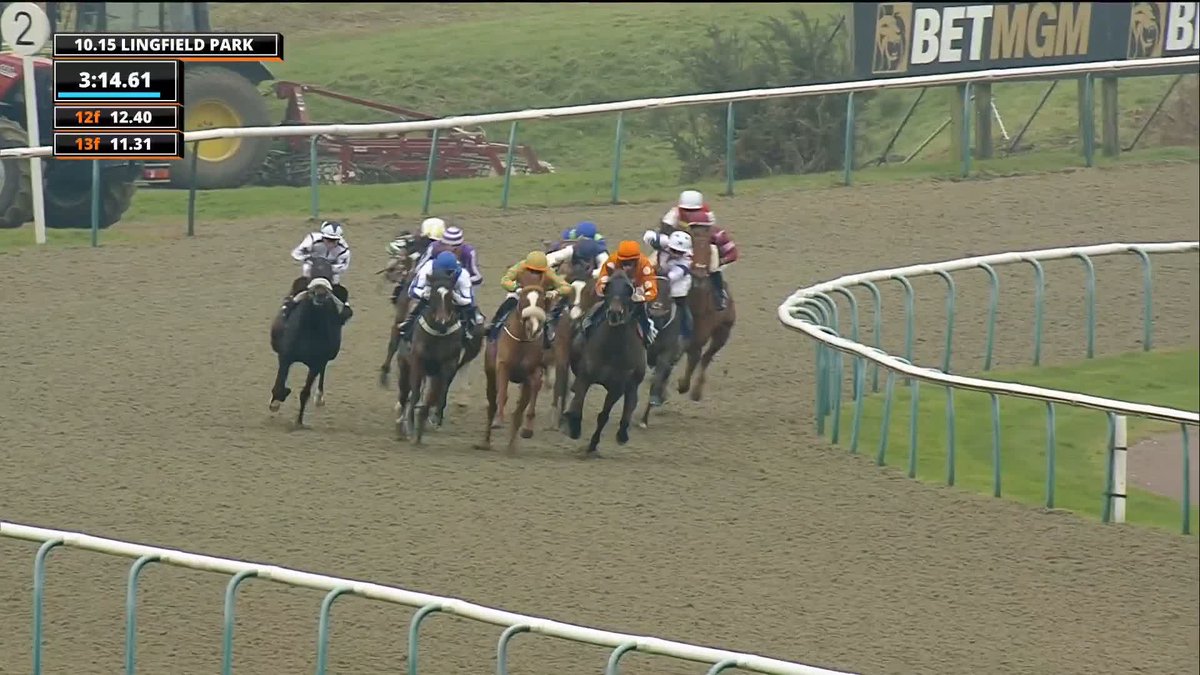 The first ever LIVE race shown on The Opening Show! 😃 Moel Arthur storms to the Extra Winnings With BetUK Acca Club Handicap 🥇 Remember this for future pub quizzes... #ITVRacing | Lingfield Park | Callum Shepherd