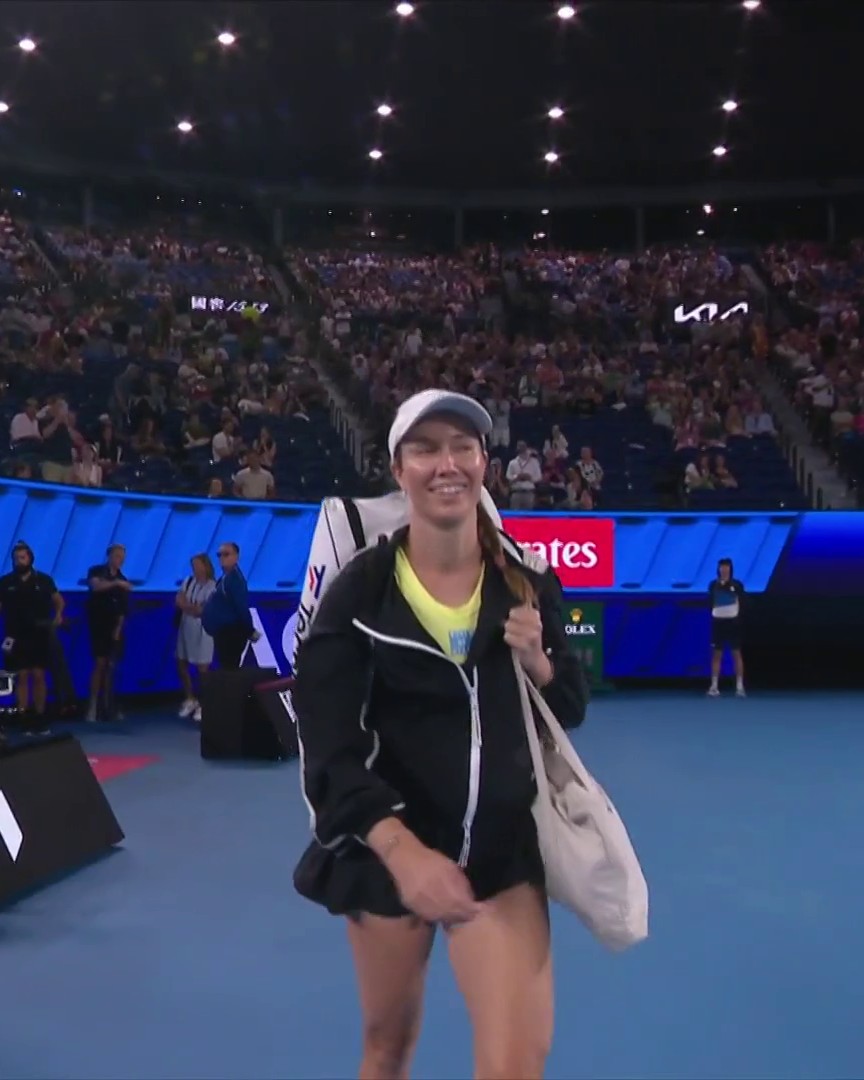 Danielle Collins was immediately booed when she stepped on Rod Laver Arena to play her match at the Australian Open. It’s chilly in here tonight. But no one is colder than the Danimal. 🥶
