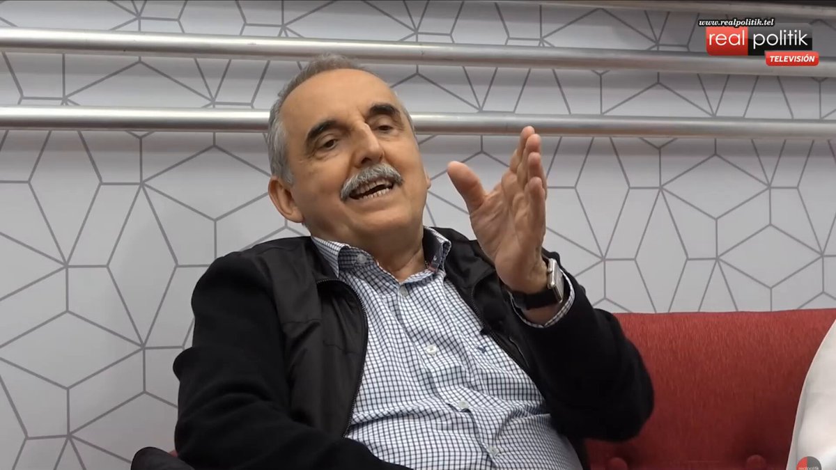 🔴MORENO SOBRE CAPUTO ABUSANDO DE MILEI 18/01/25 🗣️"Este es un gobierno fraudulento. Le vamos a tener que hacer una denuncia penal. No va a haber alternativa" 🗣️"Caputo se está abusando de Milei que no está en sus cabales. Hay un artículo en el Código Penal que dice que eso es delito" 🗣️"Cualquiera que haya tratado a Milei se da cuenta que el pibe está desordenado. Vos lo podes tener de amigo, pero no de presidente" 🗣️"Le presentaron a Milei un esquema en donde el mayor aporte para pagar la deuda lo hacen los jubilados. Ellos dudaban si Milei iba a hacer capaz de hacer sufrir a los jubilados y sí, fue capaz" 🗣️"¿Hay que pagar la deuda? Si. No es como dicen los trotskos que no hay que pagar. Pero el tema es quién pone la plata. La tiene que poner la Sociedad Rural, no la pueden poner los jubilados"