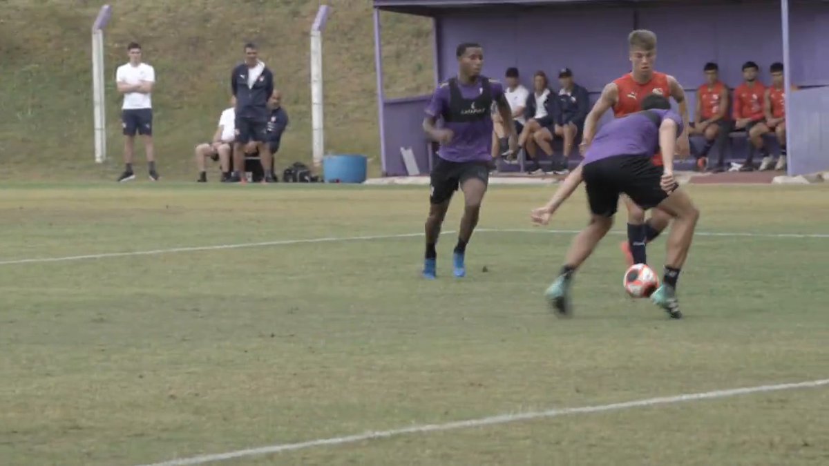 Encaró y definió abajo Tomi Parmo para el 2 a 0 definitivo en el predio de Defensor Sporting. #TodoRojo 🔴