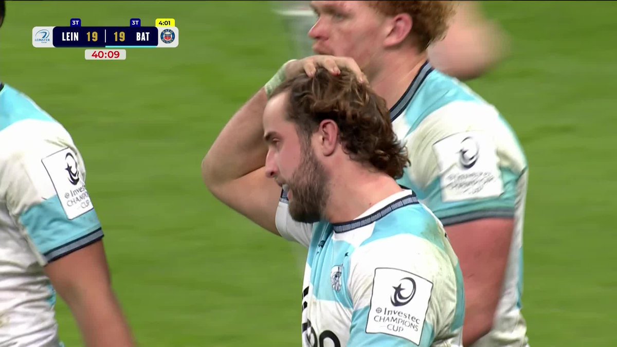 It’s Finn Russell standing flat and fizzing passes inviting runners onto overs lines to outflank pressing defenders. Again.