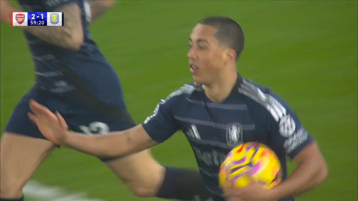 Youri Tielemans heads home from Lucas Digne's cross to pull one back for Villa! ๐