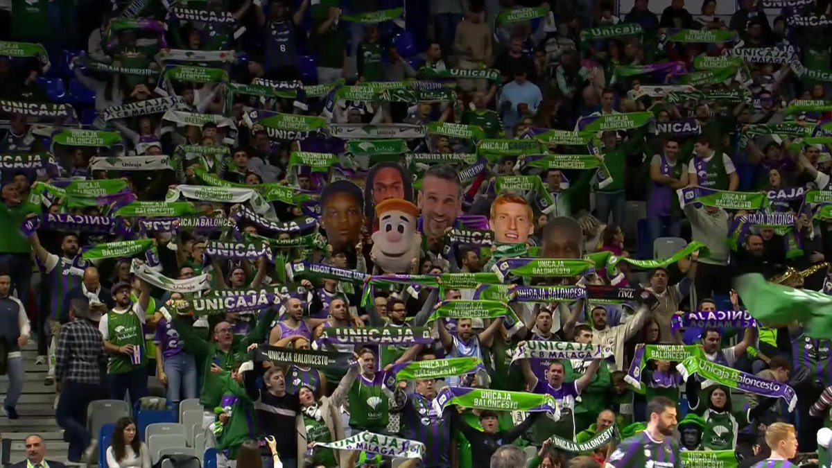 💚💜 ESTO ES EL 𝙄𝙉𝙁𝙄𝙀𝙍𝙉𝙊 𝙑𝙀𝙍𝘿𝙀 ¡ESTO ES EL MARTÍN CARPENA EN EL DUELO POR SER EL LÍDER DE LA PRIMERA VUELTA! Simplemente... 𝙥𝙞𝙚𝙡 𝙙𝙚 𝙜𝙖𝙡𝙡𝙞𝙣𝙖, UnicajaCB. 📺 Basket en Movistar Plus+ | #ConectaConTuPasión #LigaEndesa