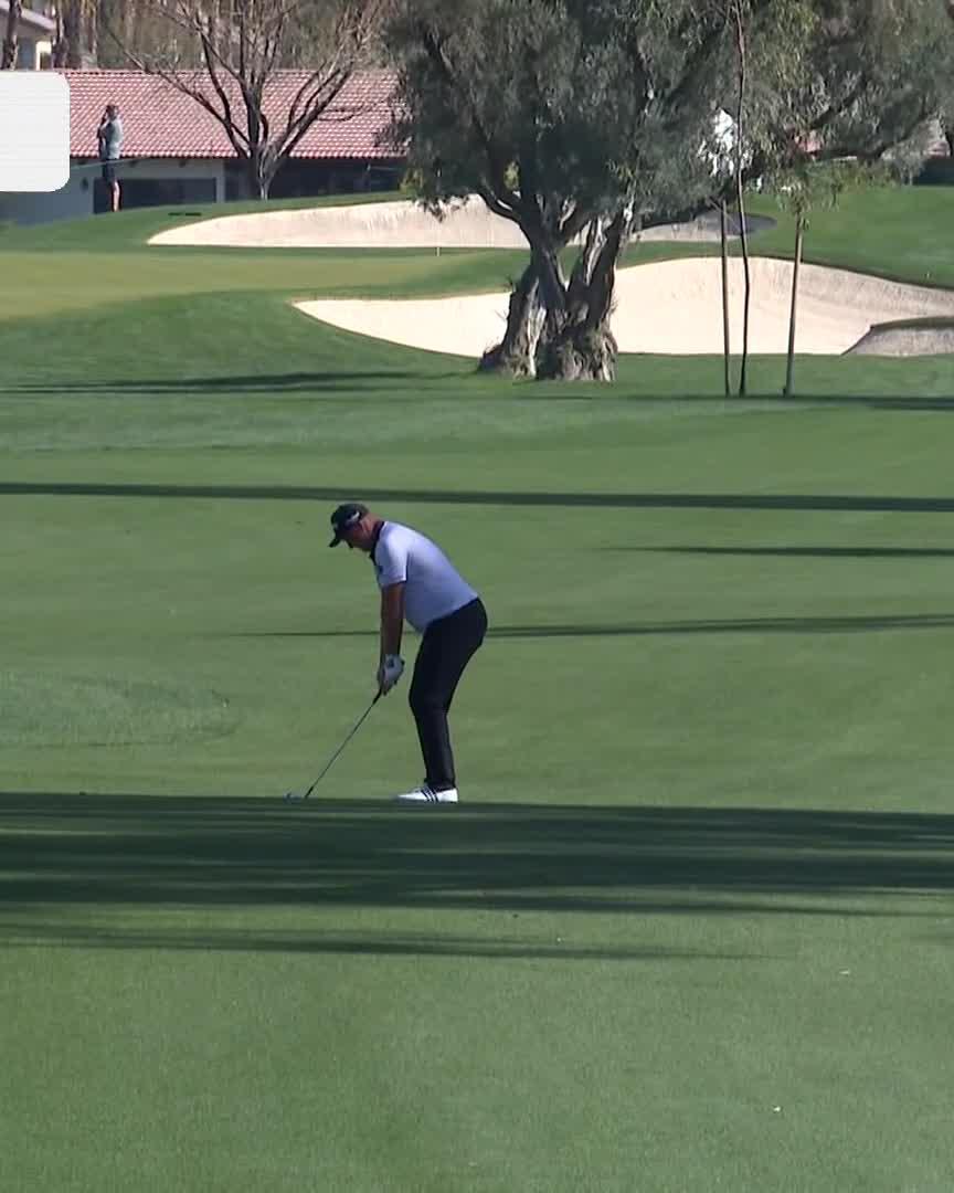 Going right at it 🎯 Sepp Straka leads by two The American Express ®. 📺 PGA TOUR LIVE