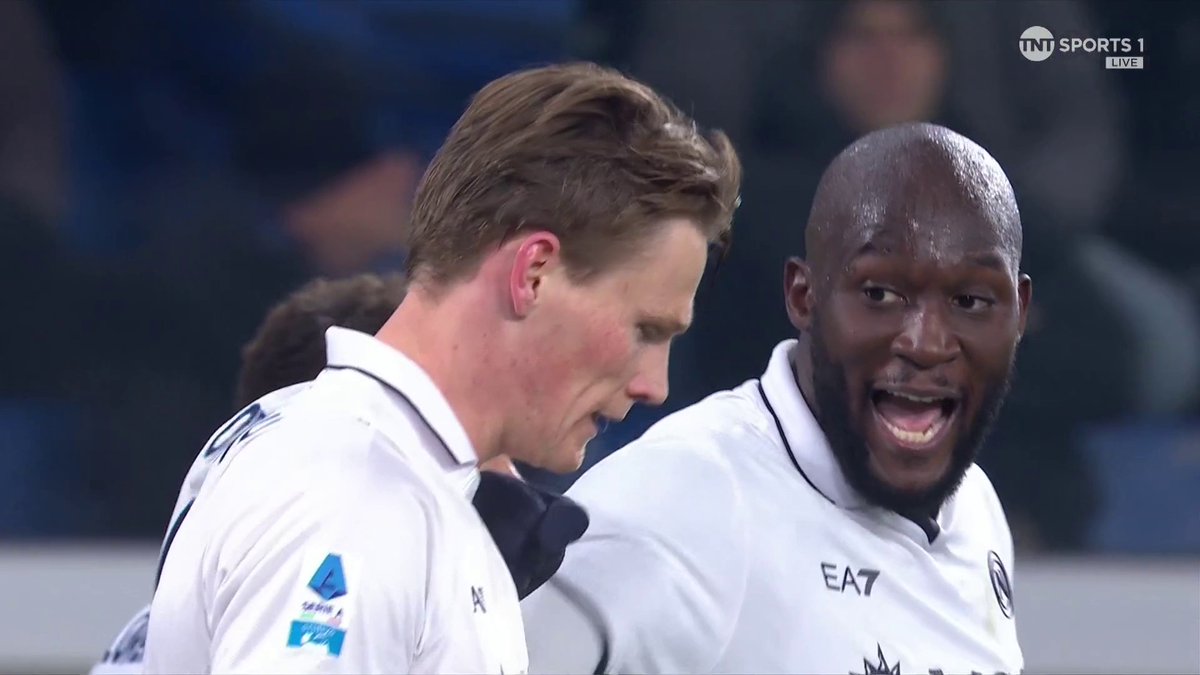 SCOTT MCTOMINAY MAKES IT 2-1 TO NAPOLI 🏴 The Scotsman completes the turnaround before the end of the half! 📺 TNT Sports & discovery+ UK
