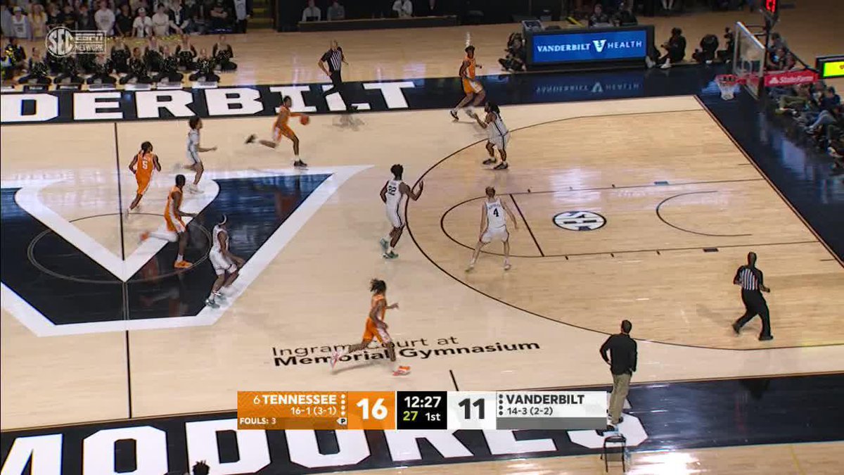BANG. 11-1 Volunteer run + 5 straight made 3s 📺 SEC Network 📲