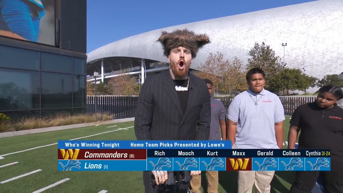 The "lone wolf" rocking with the Washington Commanders over the Lions today? None other than Maxx Crosby 🐺