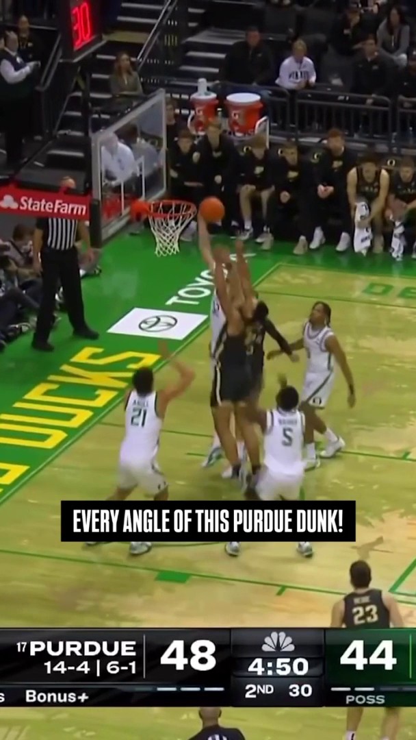 Trey Kaufman-Renn with an emphatic putback slam! 🔥 Purdue Men's Basketball
