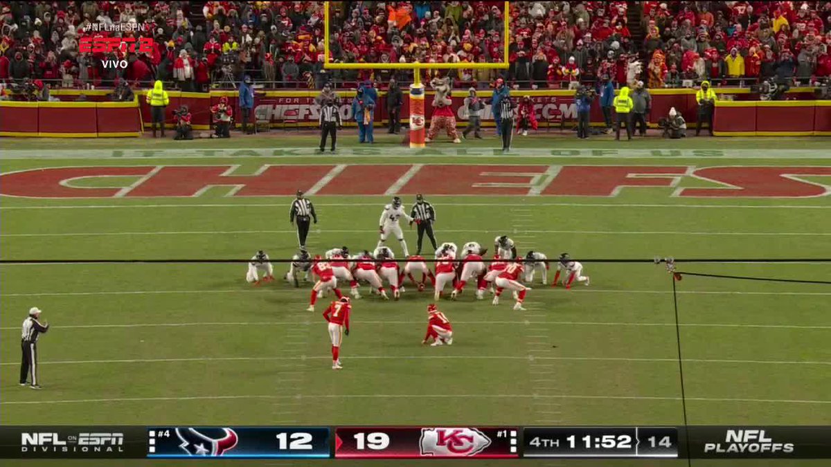 QUE SACANAGEM, PATRICK MAHOMES!!! 📺: #HOUvsKC | ESPN Brasil 🎟️: Garanta seu ingresso para o NFL in Brasa: