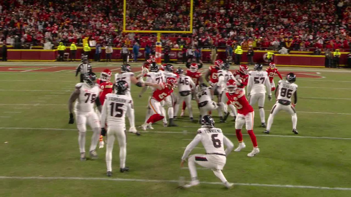 CHIEFS BLOCKED THE FIELD GOAL TO KEEP THE LEAD AT 11 🤯