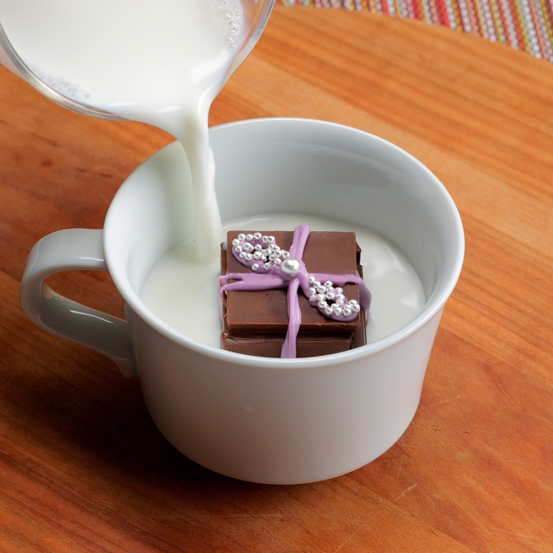 【まるでびっくり箱?】見た目がキュートなチョコボムの作り方 / Hot Chocolate Bomb🎁💕