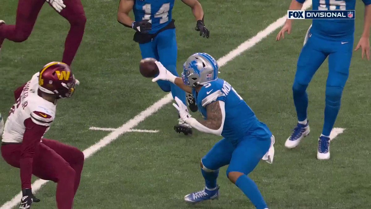 "WHAT? I'VE NEVER SEEN THAT IN MY LIFE!" Tom Brady couldn't believe that play from the Detroit Lions 👏