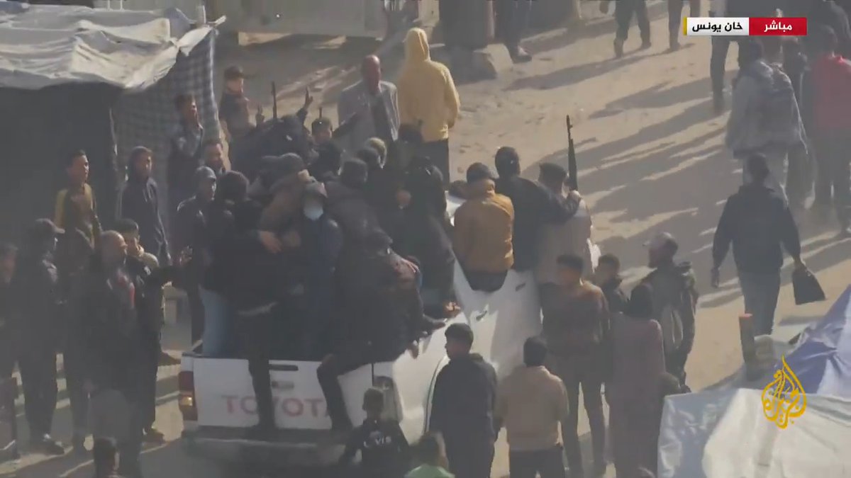بعد انتشار مقاطع خروج قوات الأمن الفلسطينية في قطاع غزة بأسلحتهم إلى الشوارع.. الإسرائيليون يتساءلون: هل أخضعنا حماس؟ #حرب_غزة #الأخبار