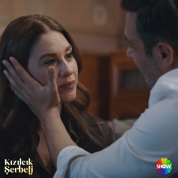 Birbirlerinden kopamayan çift; #KıvMer 💓 #KızılcıkŞerbeti Kızılcık Şerbeti