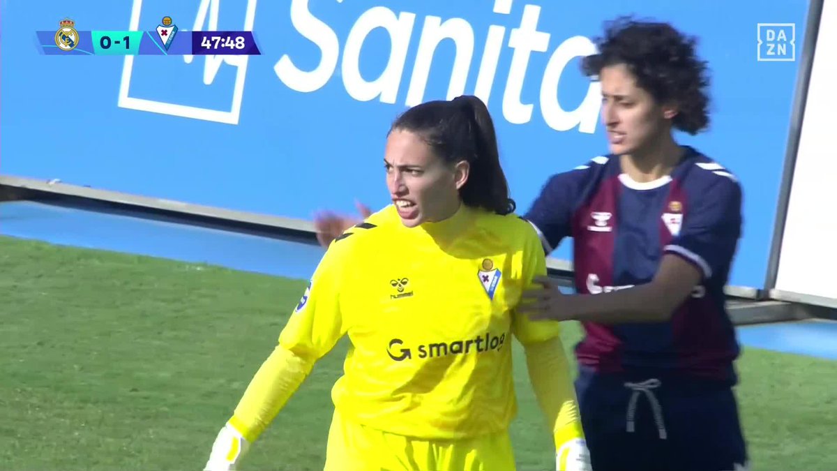 ¡ESTO ES UN RECITAL DE PARADAS! 🔥 La victoria de la SD Eibar en casa del Real Madrid no se entiende sin María Miralles 🤯 #LigaFenDAZN ⚽