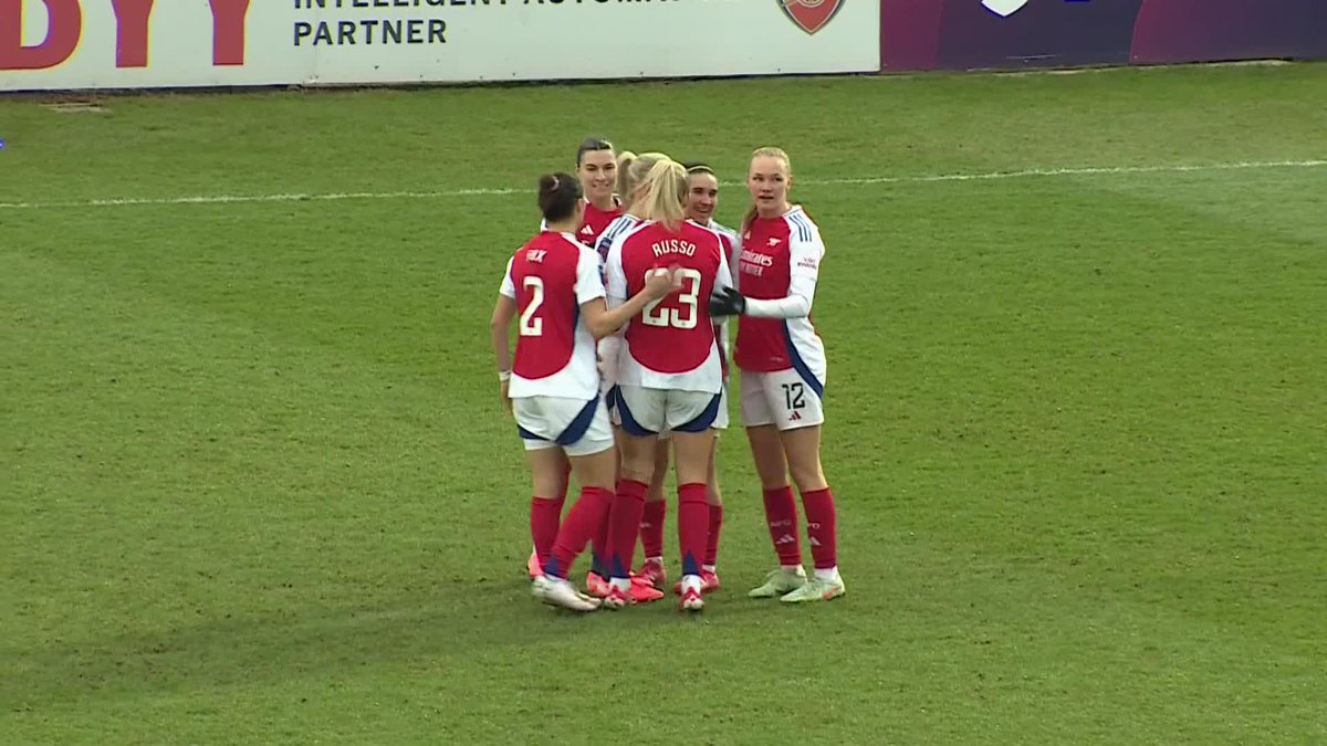 Super Leah 🔥 Leah Williamson pops up in between the opposition defence to tap home her first #BarclaysWSL goal since March 2023! 🤩