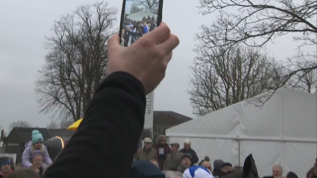"[Robbie Llewellyn] said ride him like he's 40/1 and nick what you can" 🗣️ Liam Harrison spoke to Luke Harvey after an excellent ride on Titan Discovery 👏 #ITVRacing | Windsor Racecourse | Robbie Llewellyn Racing