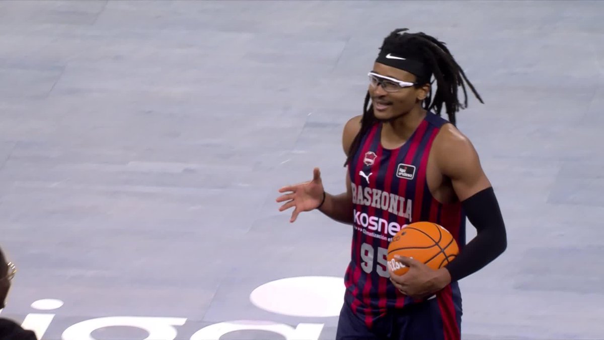 😎 Después de 4⃣3⃣ de valoración, y unos 3⃣3⃣ puntos que suponen su mejor marca histórica en #LigaEndesa... ¡A ver quién le dice a Chima Moneke que no se lleve el balón debajo del brazo! 📺 Basket en Movistar Plus+ | #ConectaConTuPasión #LigaEndesa | Kosner Baskonia