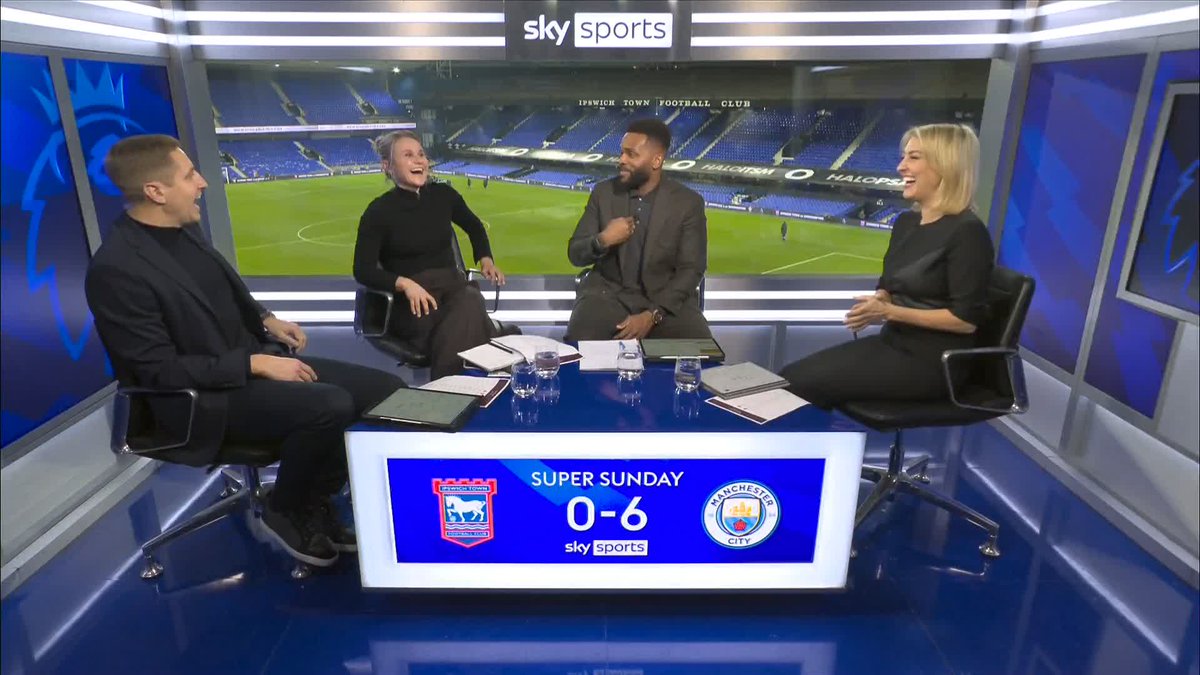 "Kelly I played with Benty for years he used to scuff them all!" 😅 "I didn't mean to do it!" 😂