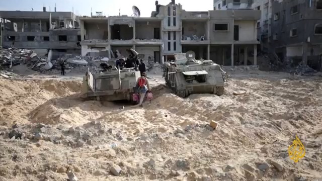 بعد 471 يوما من القتل وارتكاب المجازر والحصار والتشريد والمجاعة.. اتفاق وقف إطلاق النار في غزة يدخل حيز التنفيذ، ويعود النازحون إلى أحيائهم الممسوحة، رغماً عن خطة الجنرالات ومحاولات تقسيم القطاع في حربٍ ضروس هي الأطول في تاريخ إسرائيل #حرب_غزة #الأخبار