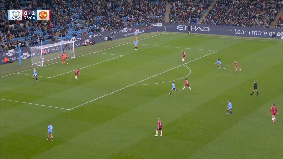 "That's just far too casual" 😰 Ella Toone capitalises on a Man City error and Manchester United are winning 3-0 at the Etihad 🤯