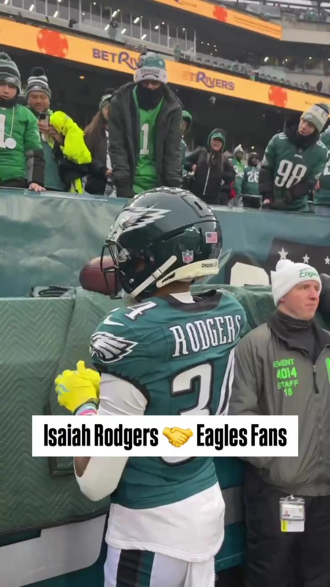 Isaiah Rodgers just made this fan's day. 🙌 #FlyEaglesFly