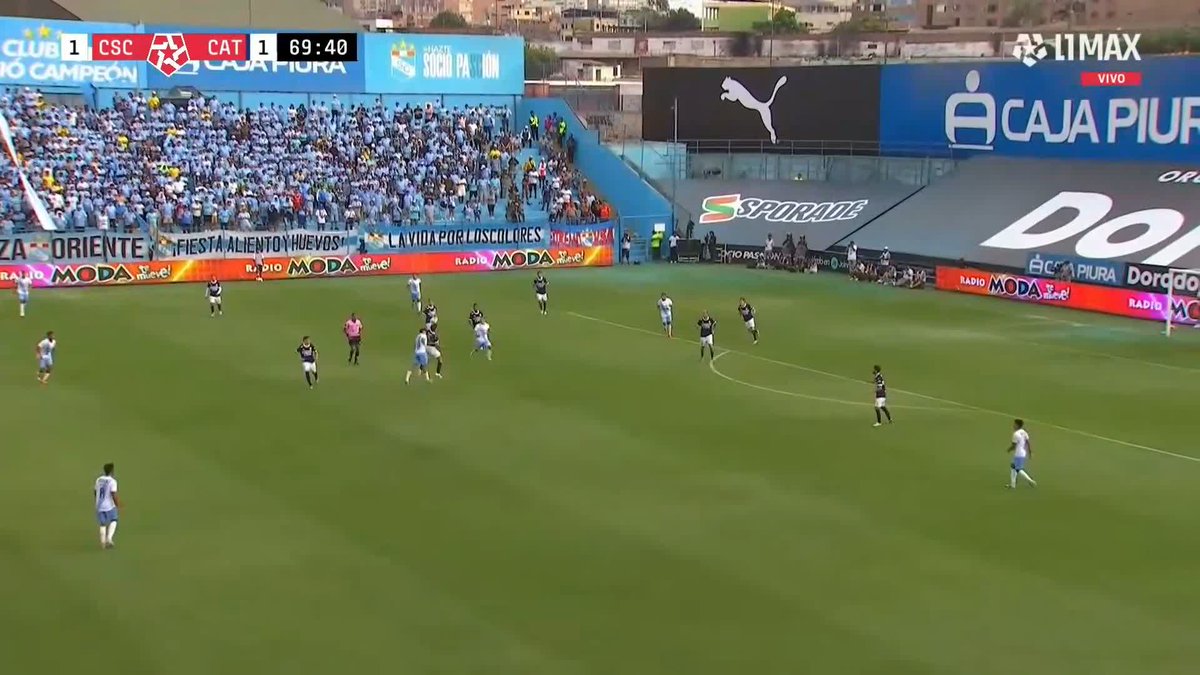 "Sporting Cristal" Porque le rompió bien el orto por 2-1 a la Universidad Católica en un amistoso internacional. Los equipos peruanos siguen cogiendo locos, ven un rival y los garchan sin pudor, terribles putitas los Cruzados.