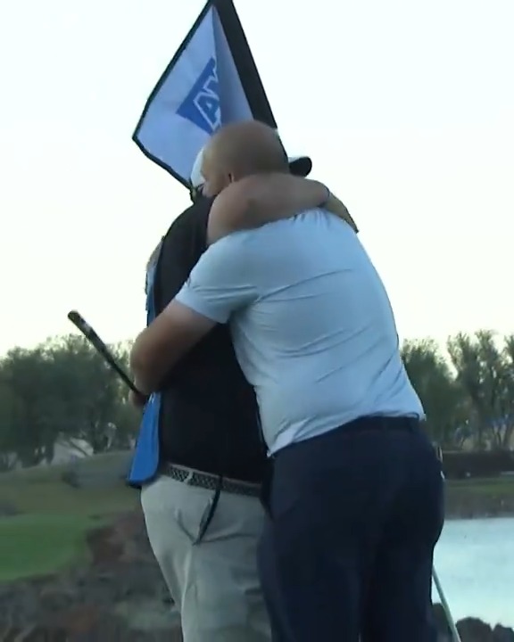 Back in the winner's circle 🏆 @SeppStraka wins by two @TheAmExGolf.